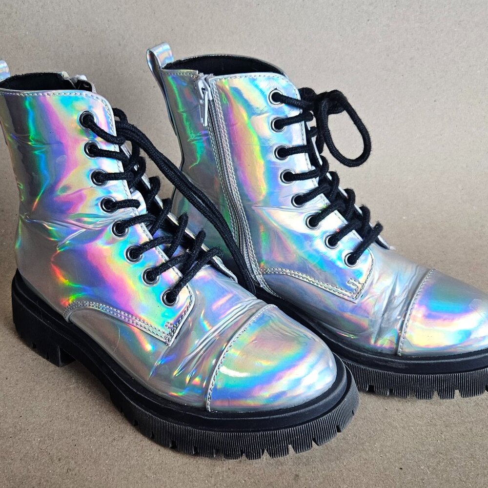 Iridescent Boots Jupiter Silver Khols SO